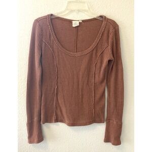 White Crow Women's Thermal Top Size Med Mauve Raw Edges Scoop Neck Button Sleeve